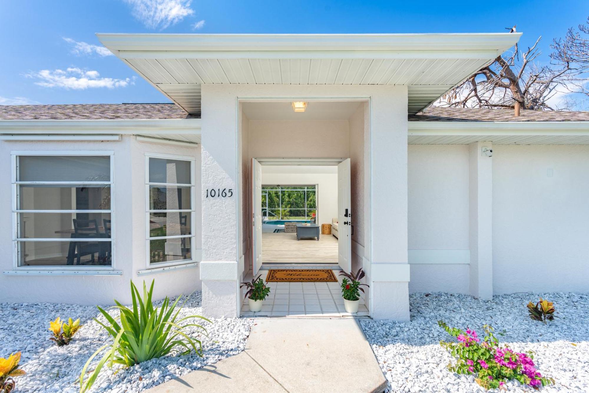 Beautiful Spacious Home! Close To Beaches - Heated Private Pool إنغلوود المظهر الخارجي الصورة